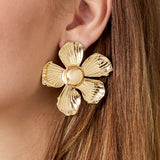 Evie Flower Earrings Gold