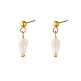 Mini Pearl Earrings Gold